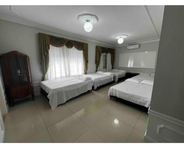 Foto de LOTE 1 - OPORTUNIDADE MANSÃO MAKTUB 709M² TERRENO: 1.000M² - JARDIM GUEDALA